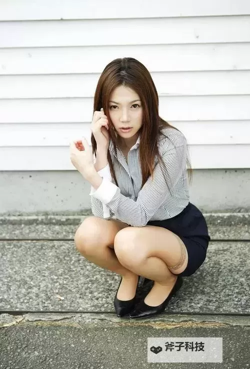 天天在日日美女:每日精彩容颜不间断图1