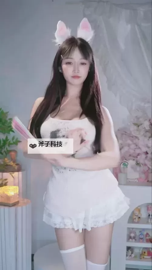 呦女ccwww:探索青春与自由的独特魅力图1