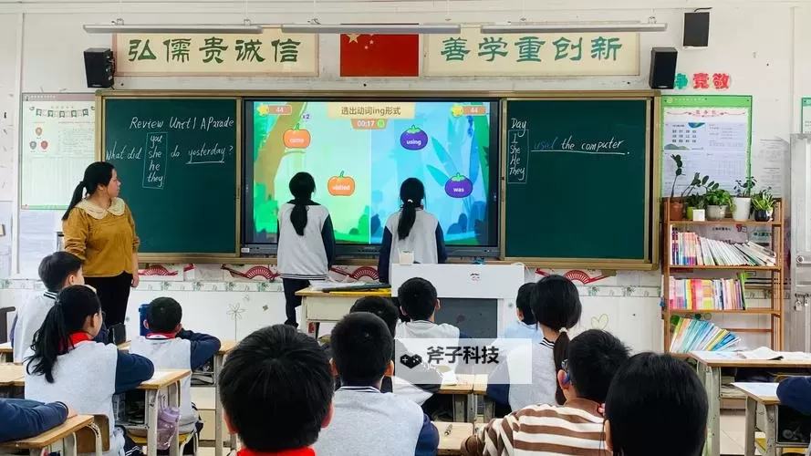 在英语课上强插英语课：教学中的困境与反思图1