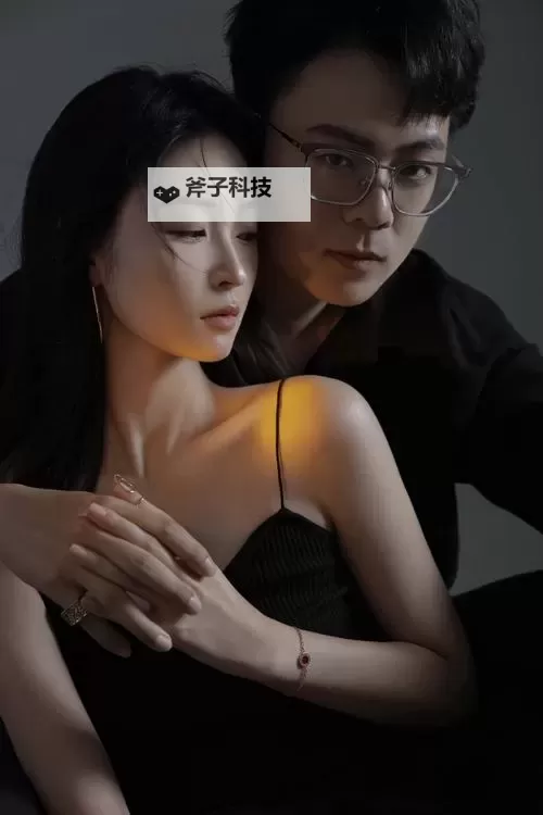 最美情侣中文在线：温馨动人爱情故事尽在这里图1