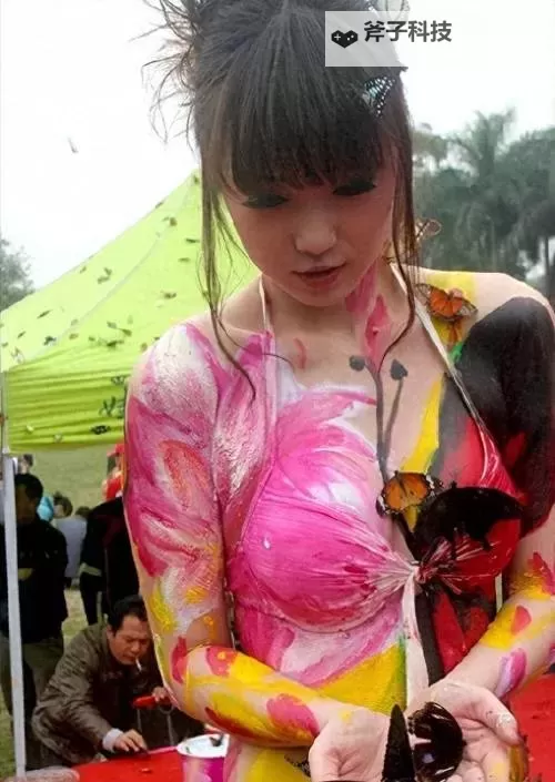 探索极致之美：最大胆的裸体西西艺术44的独特魅力图1