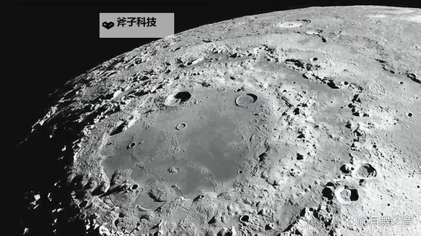 月光下的谜语：月球的诡异之处图1