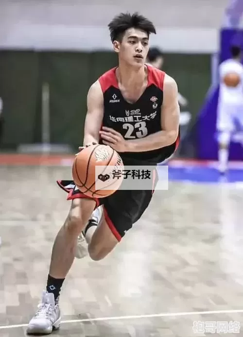 中国帅气体育生GARY2023入口：汗水与梦想在赛场燃烧的瞬间图1