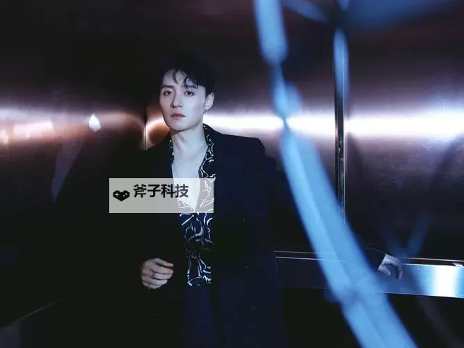 桃花tv在线观看：春日花海里的浪漫追剧之旅图1