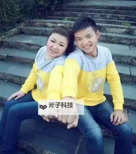 最美情侣免费视频播放：光影里的初遇与岁月图1