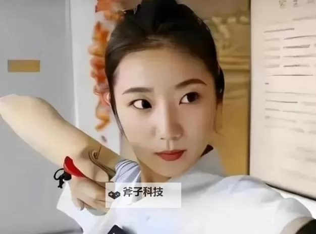 张警官张津瑜视频：现场实录与背后故事图1